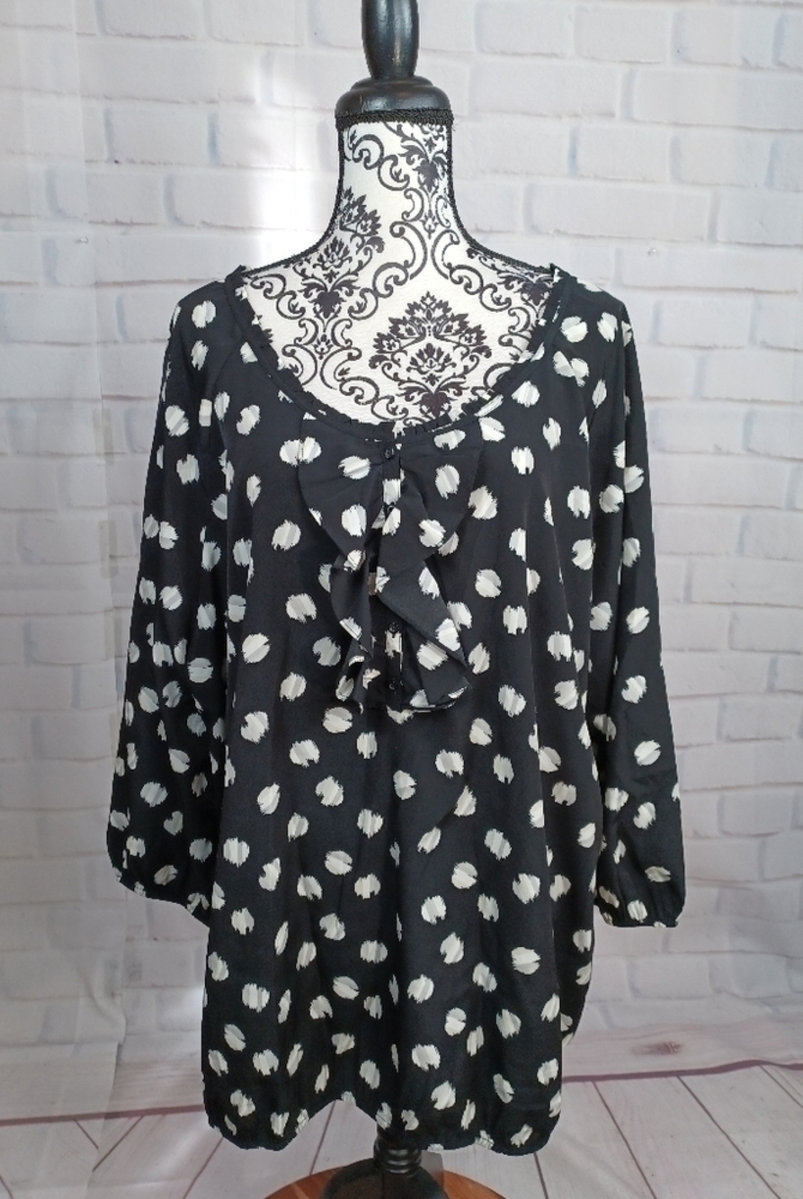Lane Bryant women's long sleeve 1/2 button ruffle front geo print top sz 28 b8